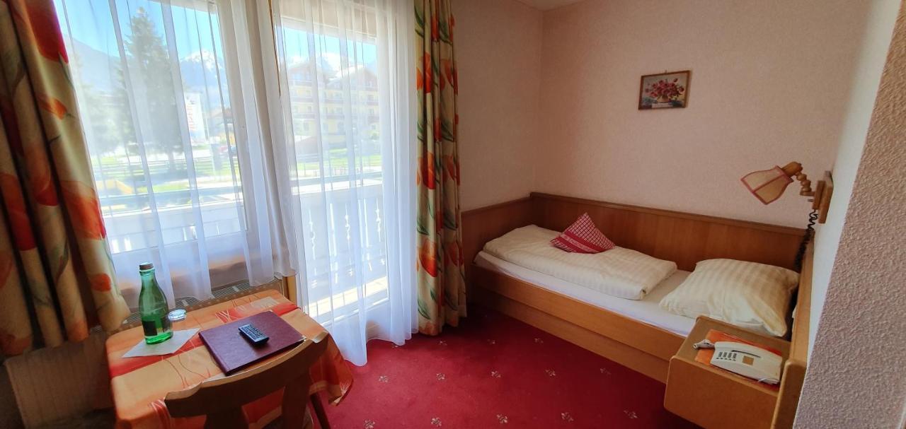Moser Hotel 3*